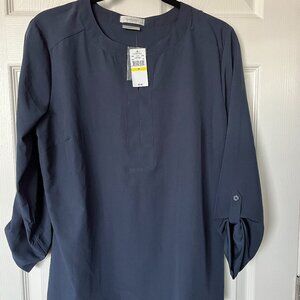 NWT navy v-neck Van Heusen blouse - M